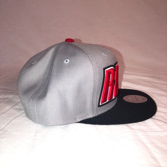 NWT Mitchell & Ness Las Vegas Rebels SnapBack Hat - Picture 3 of 6